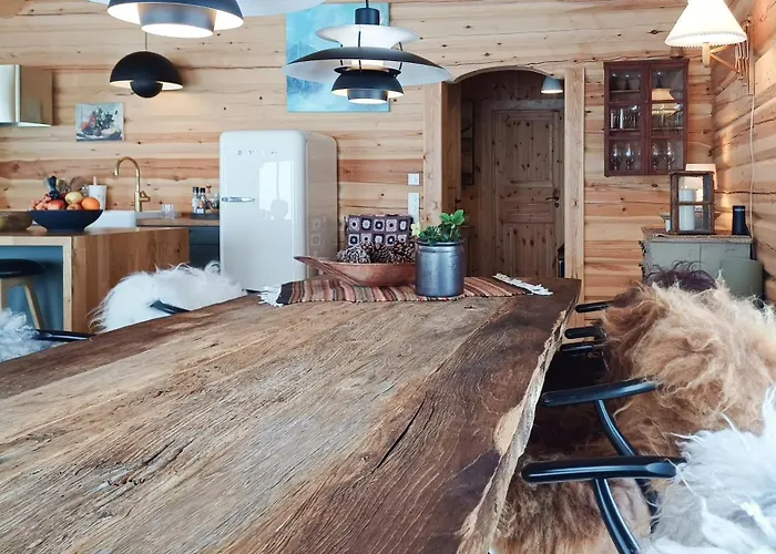 With Panoramic Views At Syndin Plateau بيت للعطل