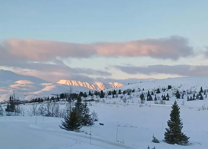 بيت للعطل With Panoramic Views At Syndin Plateau